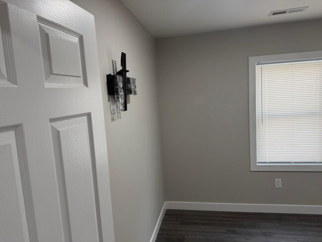 Building Photo - 3221 August Ave