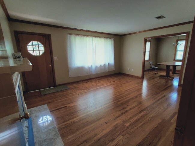 Building Photo - Modern and Spacious Nashville Rental Prope...