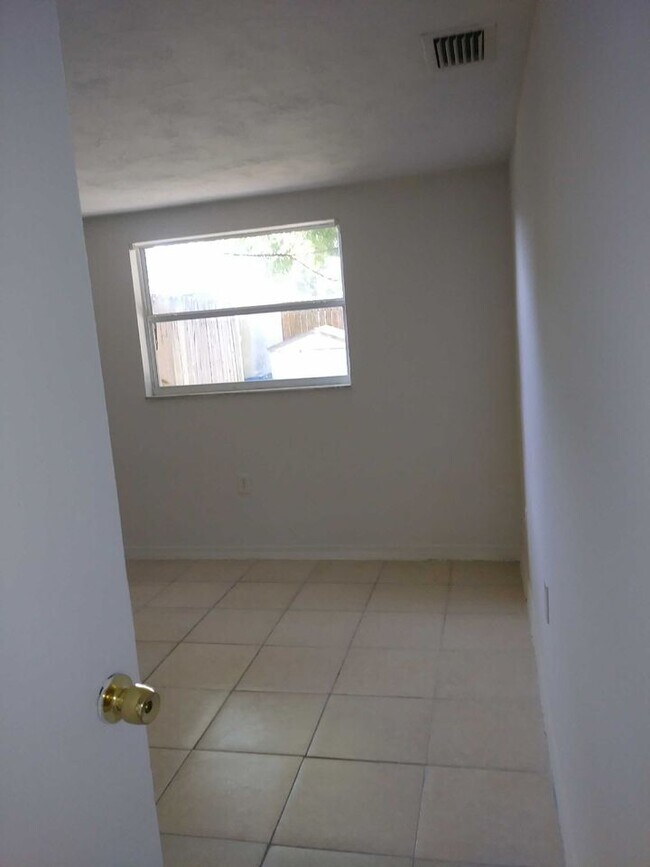 Foto del edificio - 4623 Alma St