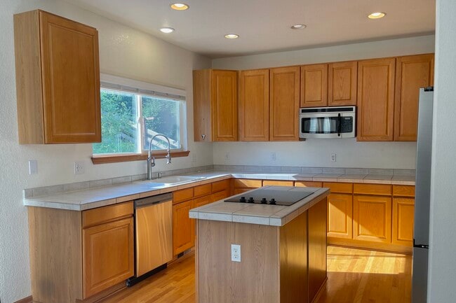 Building Photo - 3126 Gardenia Way