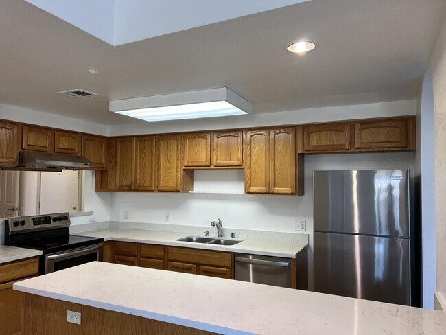 Foto del edificio - 19028 Stevens Creek Blvd