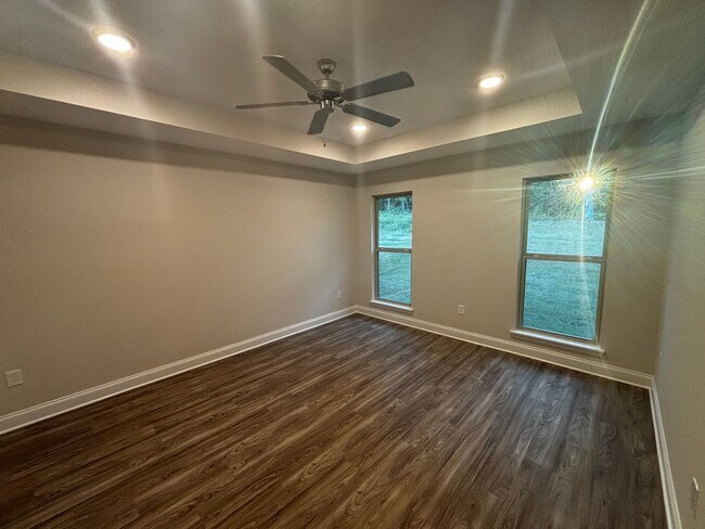 Foto del edificio - 716 Tower Rdg Cv