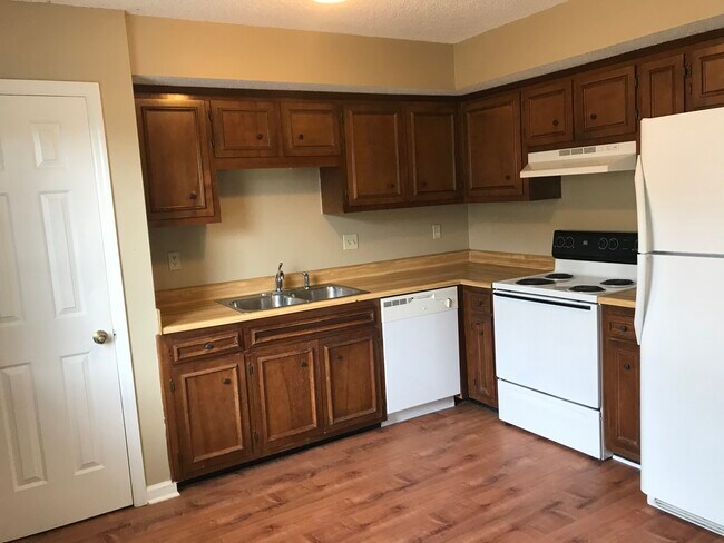 Building Photo - 5749 Brentwood Trce