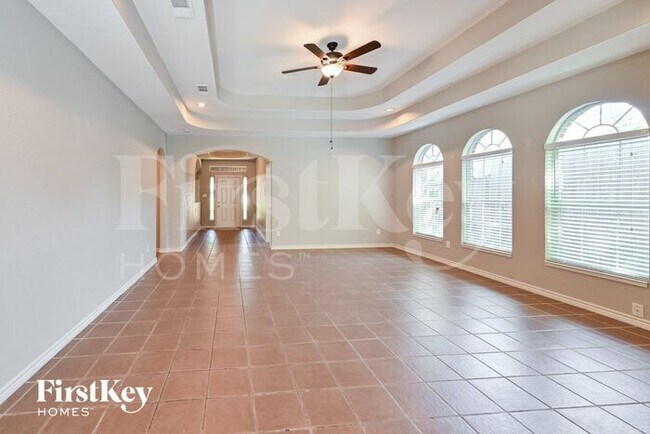 Building Photo - 4447 Donalbain Dr
