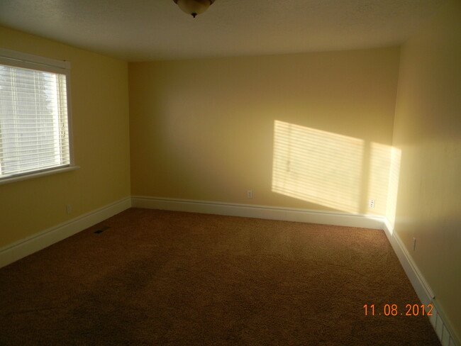 Building Photo - Beautiful Home in Clinton for Rent with Hu...