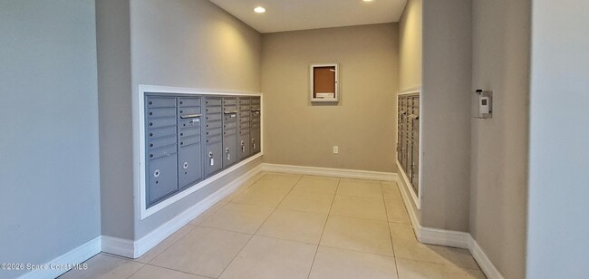 Building Photo - 1805 Riverside Dr