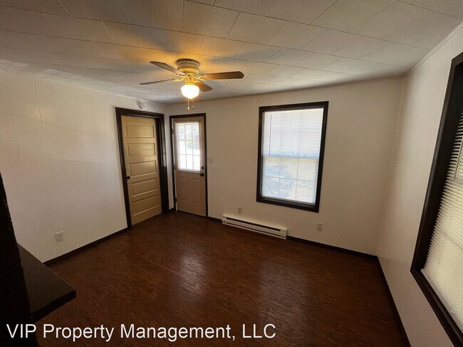 Building Photo - 2 br, 1 bath House - 501 School Street