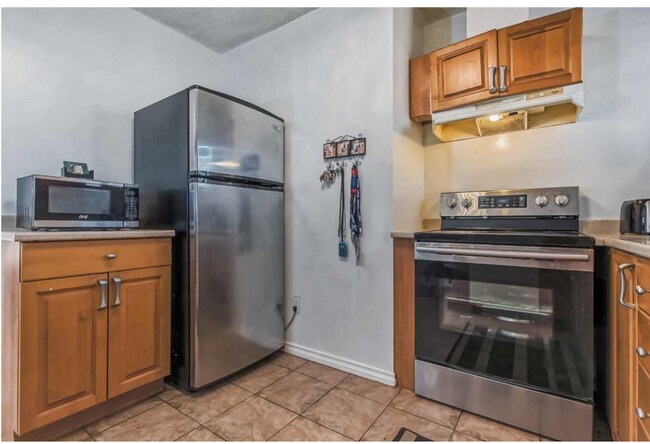 Photo du bâtiment - 2402-2450 50 St NE