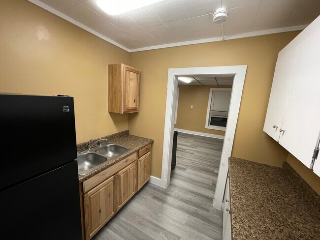 Kitchen - 323 Spruce St
