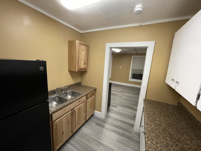 Kitchen - 323 Spruce St