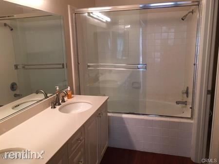 Building Photo - 2 br, 3 bath House - 4827 La Vella Dr
