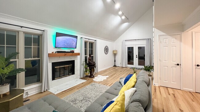 Foto del edificio - 3800 Churchill Rd