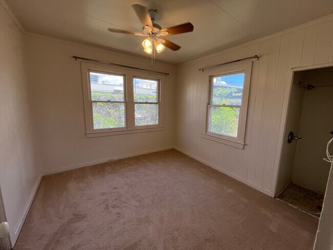Foto del edificio - Akina Street (Kalihi) - single family home...