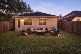 Building Photo - 421 Abbey Ln