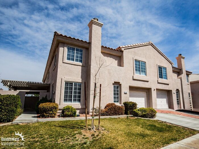 Foto principal - Stunning 3Bdm 2.5Ba Home in Henderson.