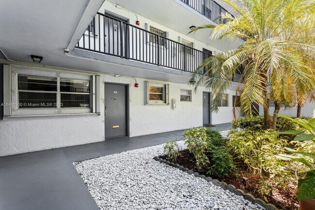 Foto del edificio - 1800 SW 25th St