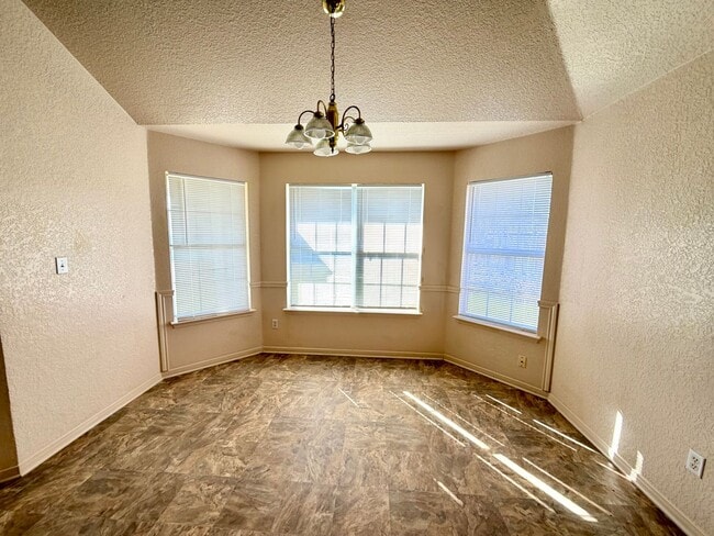 Foto del edificio - 2202 Amethyst Dr