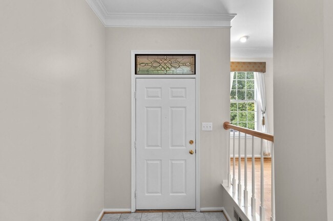 Building Photo - 3 Bed 2 Full Bath/2 Half Bath - Rockville Townhouse - Move In Ready