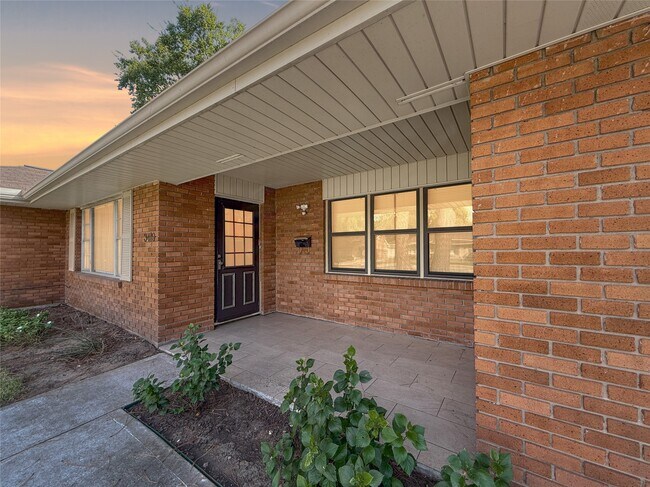 Foto del edificio - 3419 Linkwood Dr