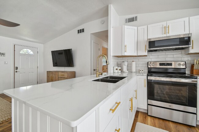 Foto del edificio - 1260 S Hillcrest Ave