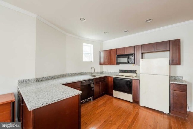 Foto del edificio - 315 E 25th St