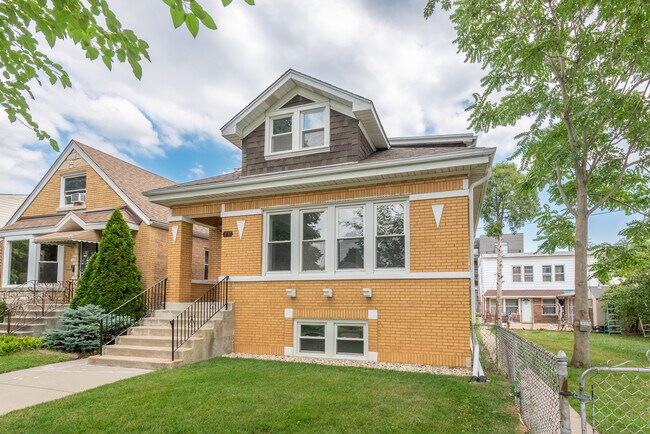 Building Photo - 3737 N Oconto Ave