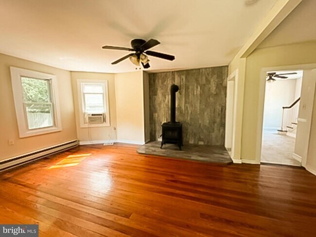 Foto del edificio - 6750 Old Solomons Island Rd