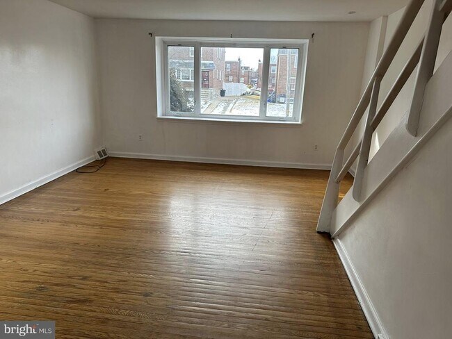 Foto del edificio - 1215 Englewood St