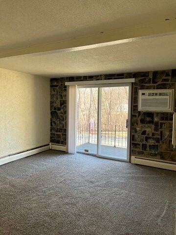 Foto del edificio - 700 Robbins Ave