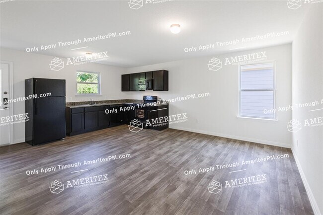 Foto del edificio - 4813 Chapman St