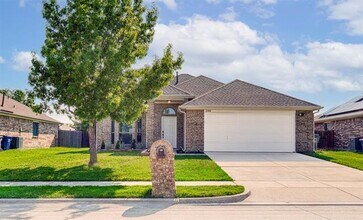 Building Photo - 2108 Shady Bend Cir
