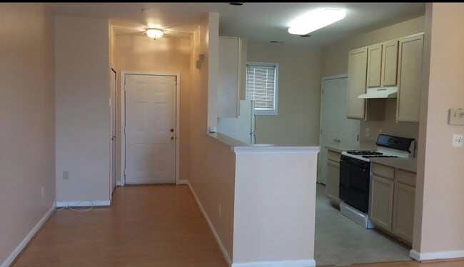 Foto del edificio - 5000 Willow Branch Way