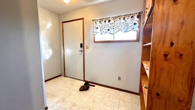 Photo du bâtiment - 714035 Range Rd 50