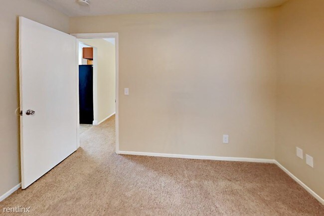 Foto del edificio - 609 Leland Dr