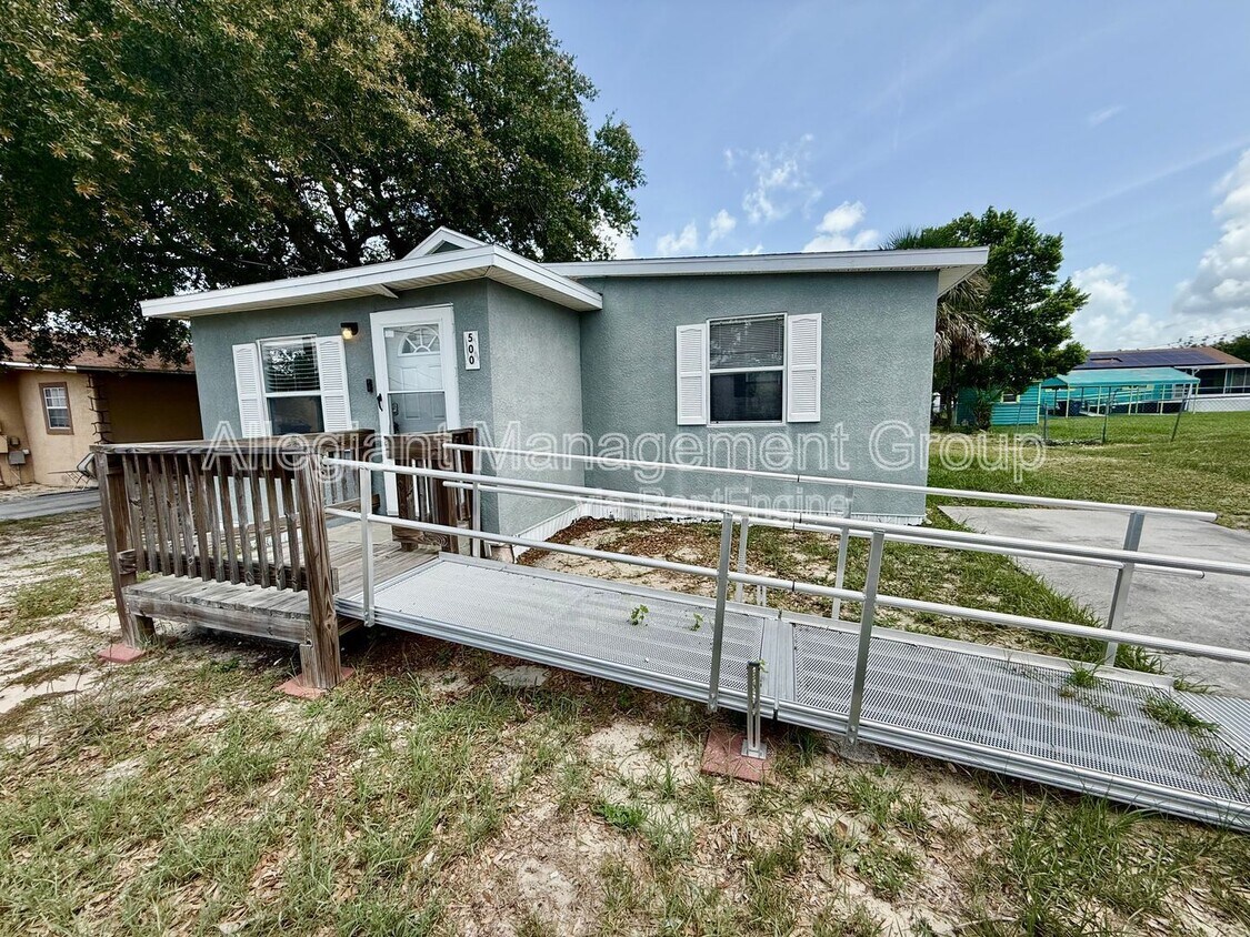 Foto principal - 500 Claude Holmes Senior Ave