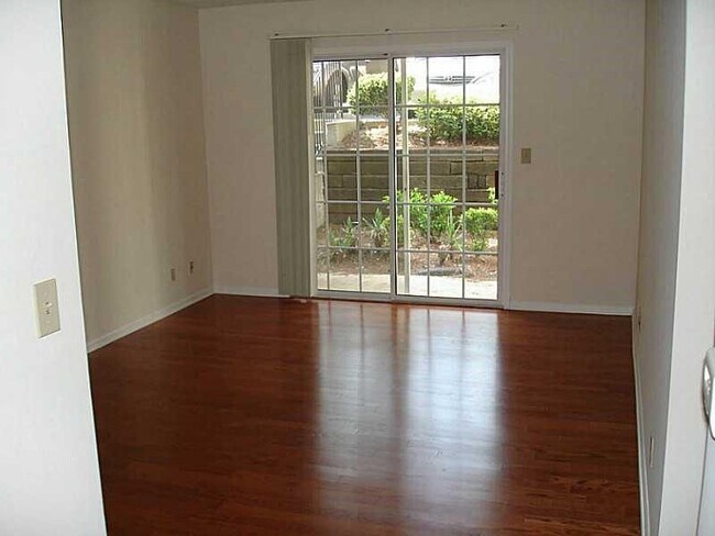 Foto del edificio - 2955 7 Pines Ct