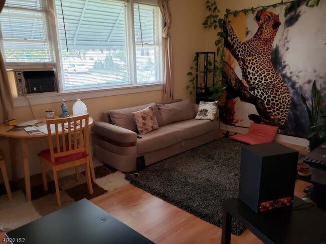 Foto del edificio - 186 E 9th St