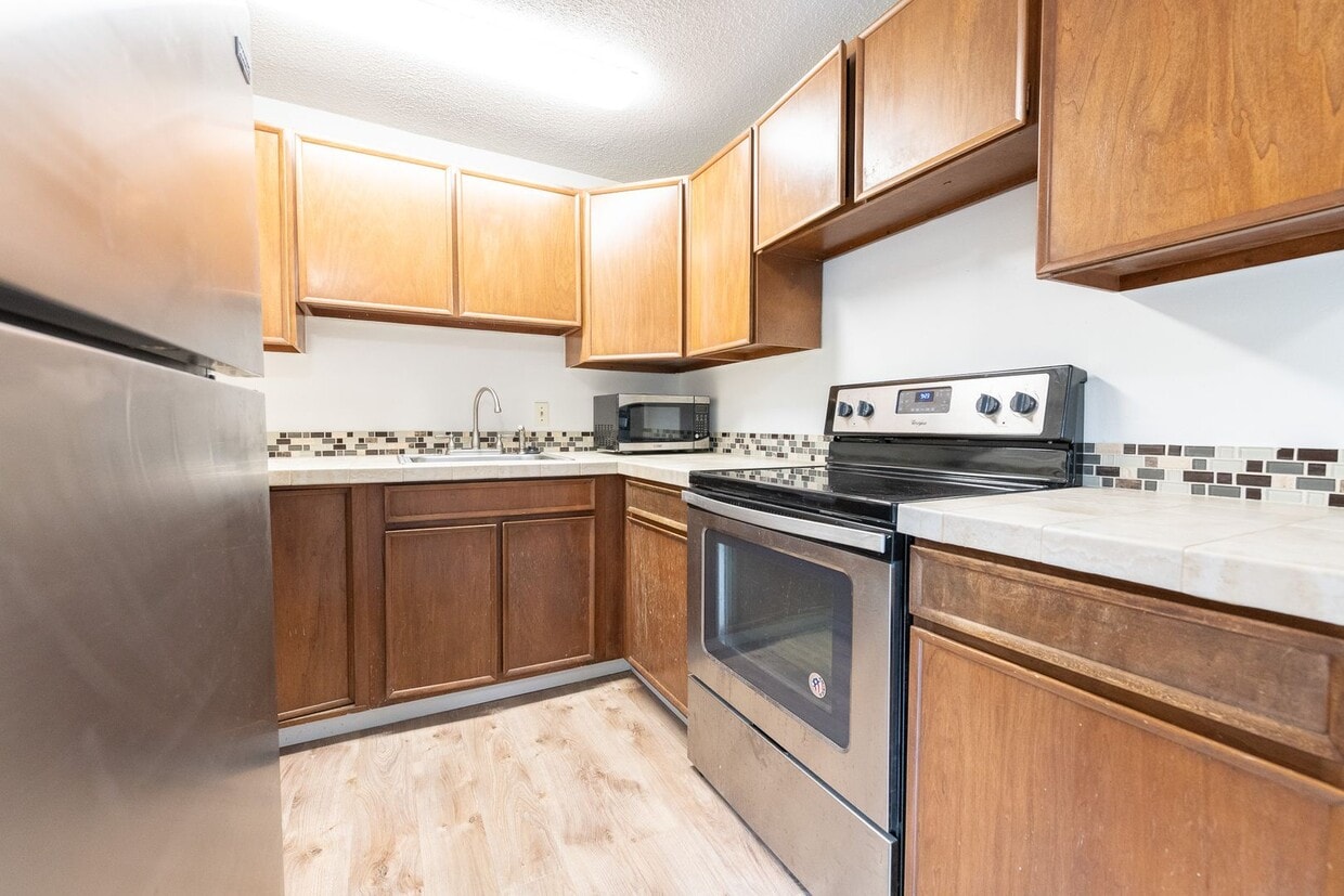 Photo - 2609-11 SE 25th