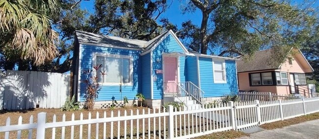 Foto del edificio - 821 Newton Ave S