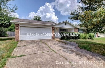 Building Photo - 3 Wagon Wheel Ct