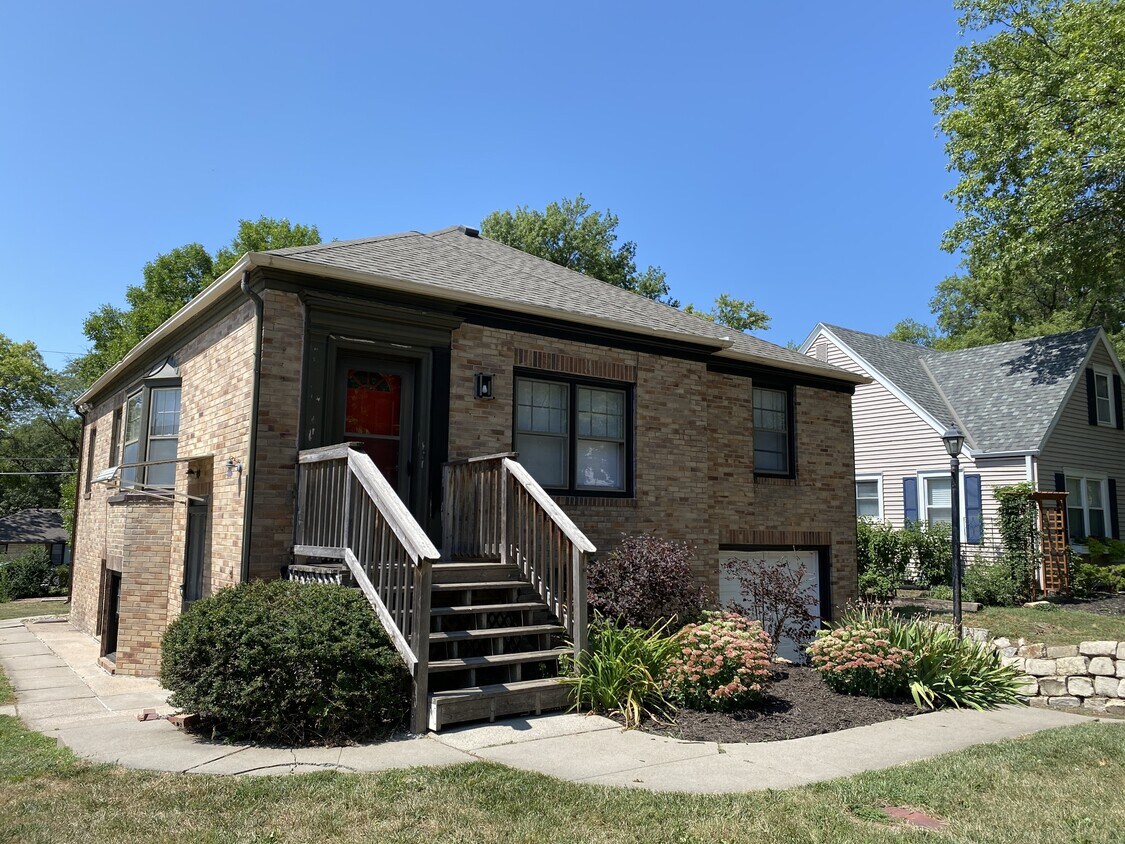 Foto principal - 1853 S 50th St