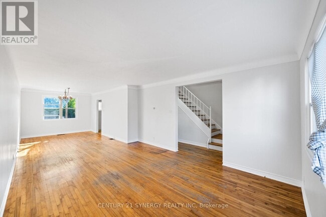 Building Photo - 2467 Carlsen Ave
