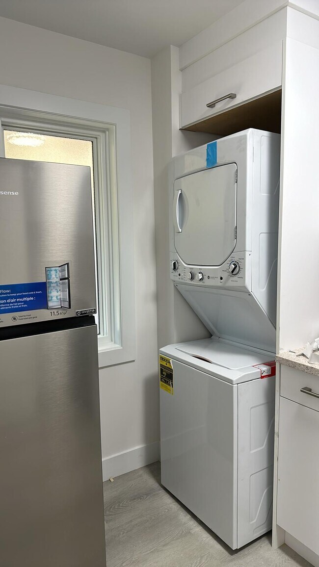 Building Photo - 6985 Canada Wy