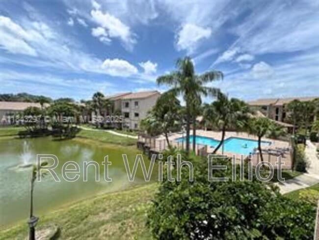 Photo - 2926 S University Dr House