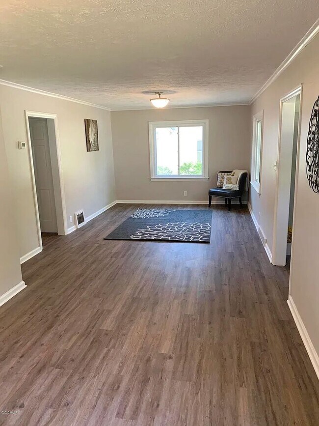 Foto del edificio - 3 Bedroom Home On Holland's North Side