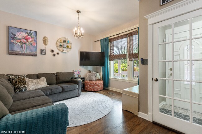 Foto del edificio - 1916 W Nelson St