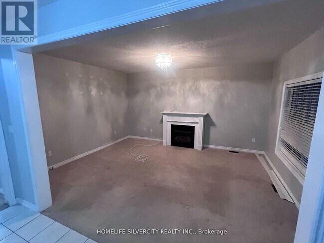 Building Photo - 473 Tansley St