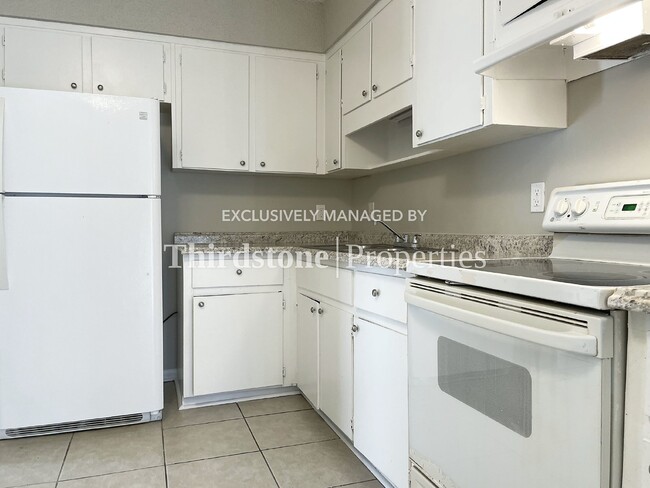 Foto del edificio - 8124 San Jose Manor Dr E