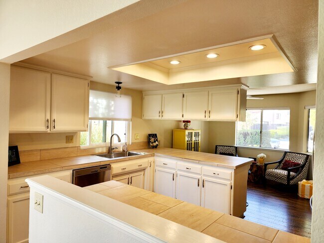 Foto del edificio - 906 Spyglass Ct