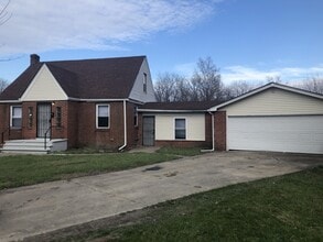 Building Photo - 4449 Vermont Ct